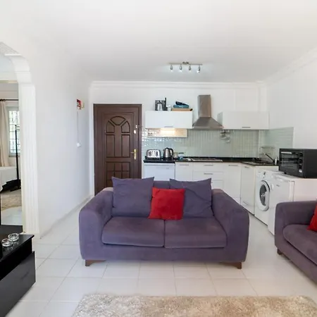 Flat W Shared Pool And Balcony 10 Min To Oludeniz 公寓 费特希耶