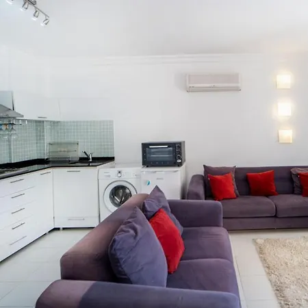 Flat W Shared Pool And Balcony 10 Min To Oludeniz * 费特希耶