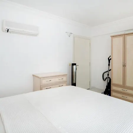 Flat W Shared Pool And Balcony 10 Min To Oludeniz 费特希耶